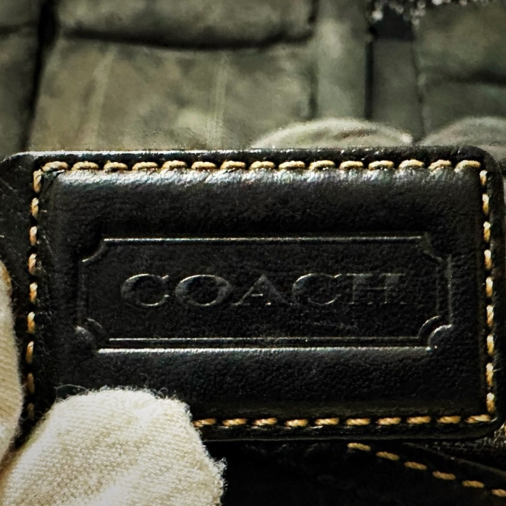 Vintage Coach soho shoulder Bag Black with Gold Accents - Picture 6 of 17